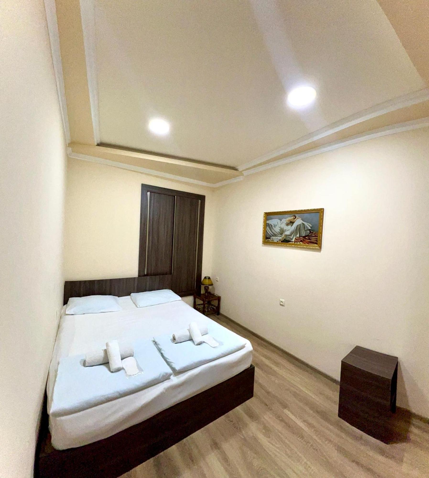 Domino Yerevan Hostel And Hotel Εξωτερικό φωτογραφία