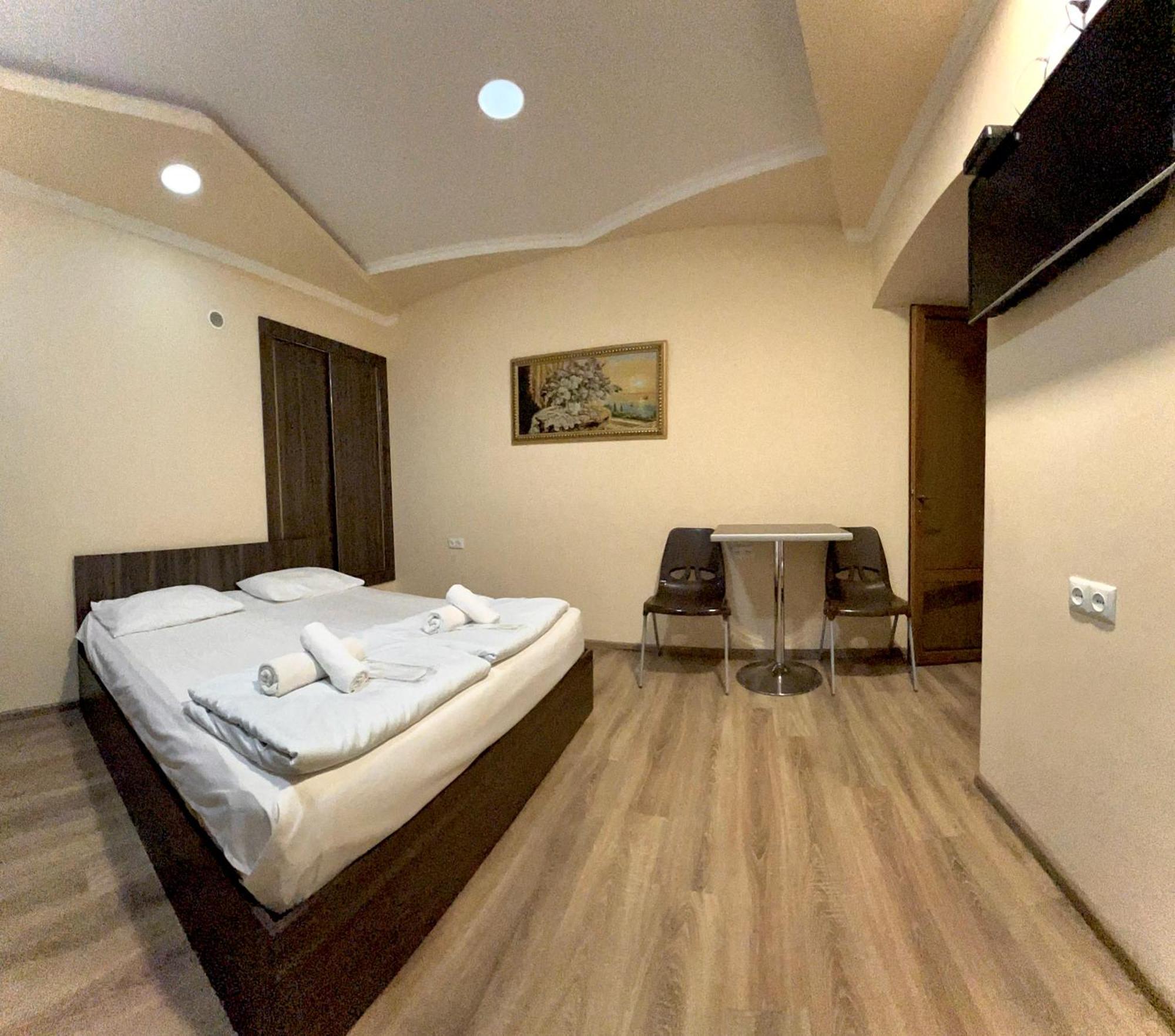 Domino Yerevan Hostel And Hotel Εξωτερικό φωτογραφία